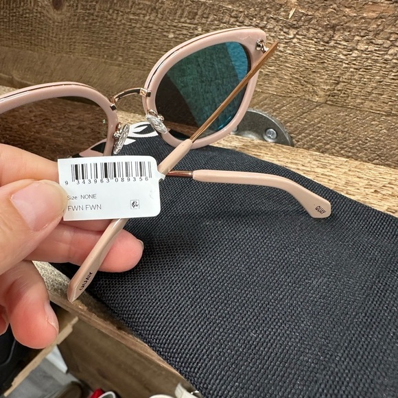 QUAY Australia “Flat Out” Cat Eye Sunglasses – Blush Pink / Rose Gold main image 7